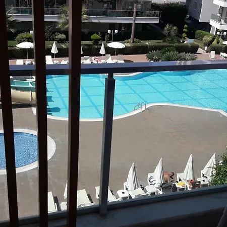 דירה Emerald Park Resident אלאניה