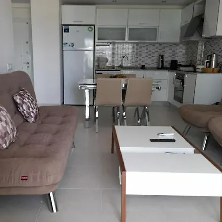 Emerald Park Resident אלאניה